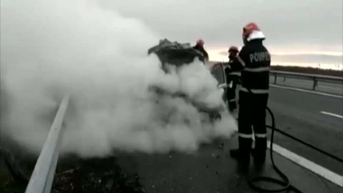 Maşină în flăcări pe Autostrada Bucureşti - Piteşti