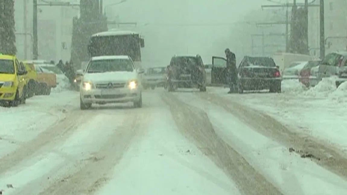 PROGNOZA METEO pe DOUĂ SĂPTĂMÂNI. Temperaturi scăzute şi NINSORI de Sărbători, vreme schimbătoare