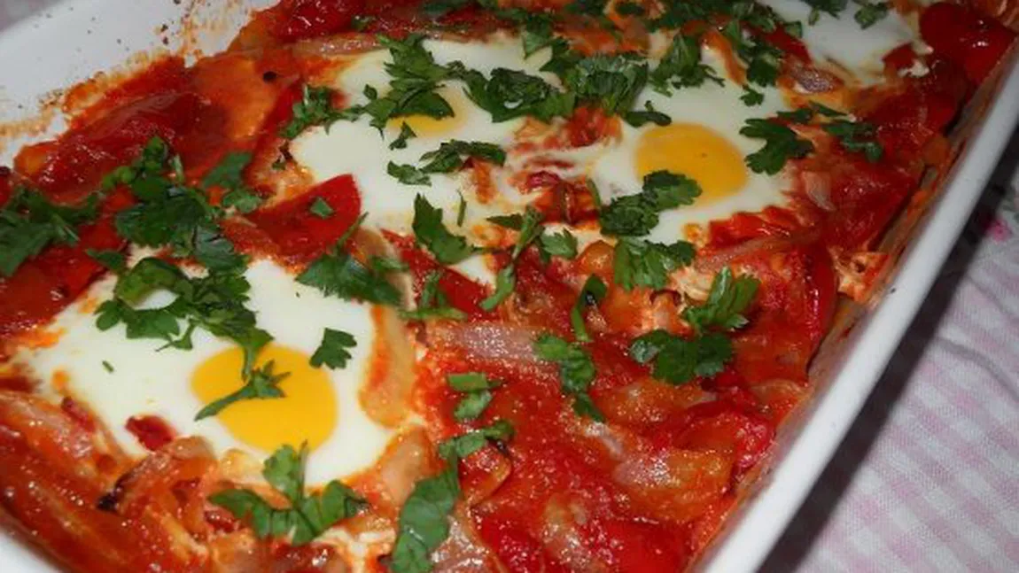 Reţeta zilei: Ouă cu legume