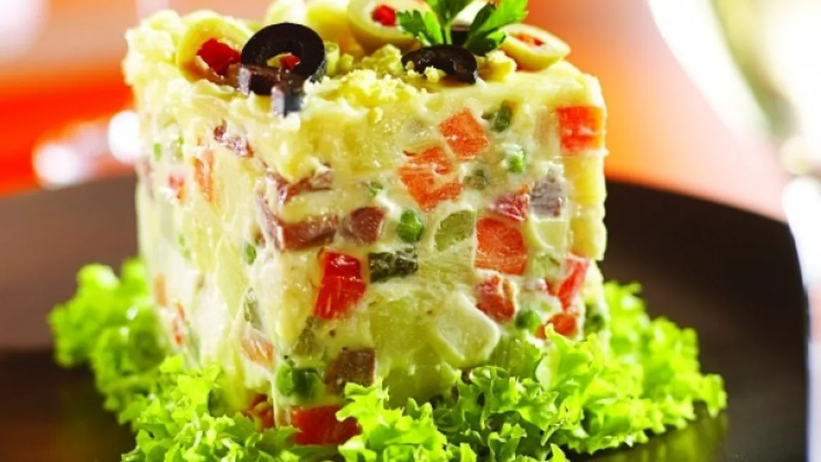 Salata de boeuf perfectă. Ce fel de cartofi se pun şi cât se fierb ingredientele