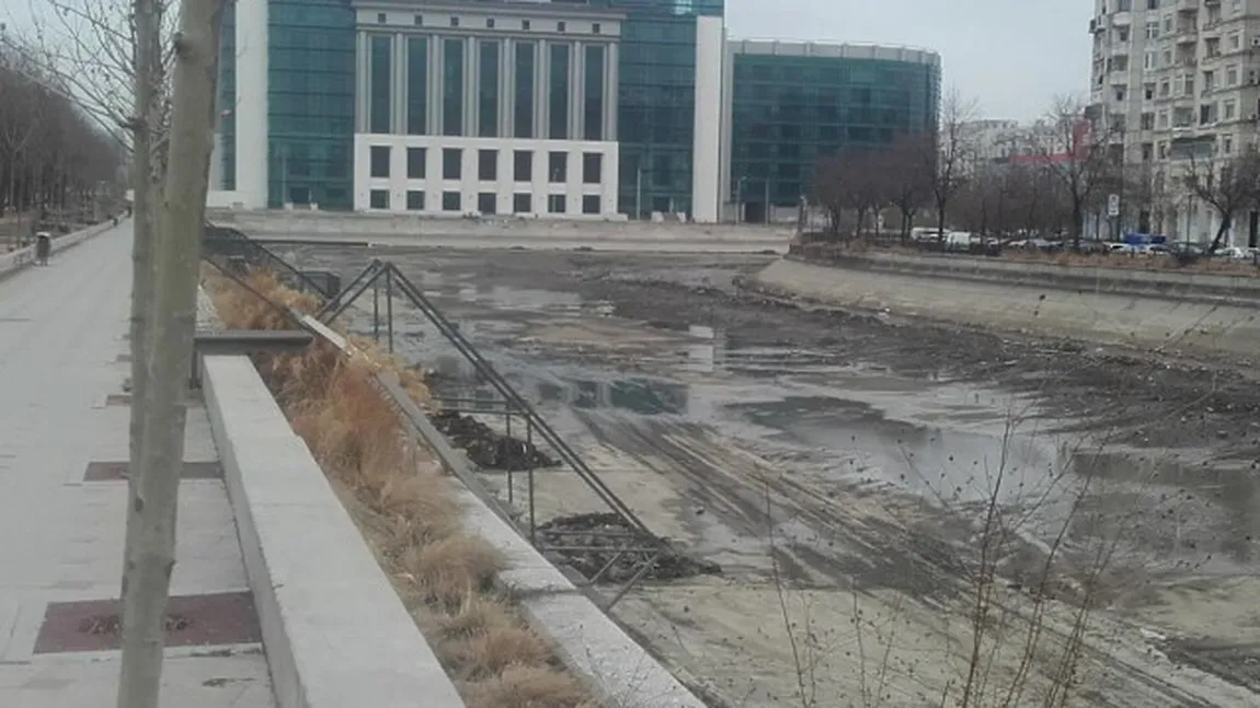 Canalul Dâmboviţa din Capitală va fi secat. ANAR avertizează că mirosul va fi unul extrem de neplăcut din cauza descompunerii algelor
