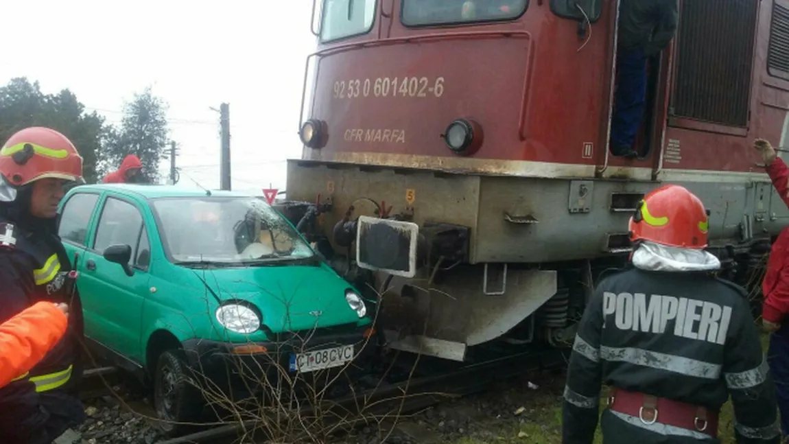 Accident feroviar în Constanţa. Un autoturism a fost lovit de tren