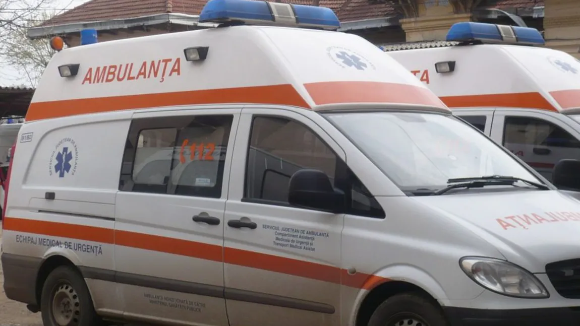 Femeie omorâtă de maşina salvării, în Botoşani. Ambulanţa era în misiune