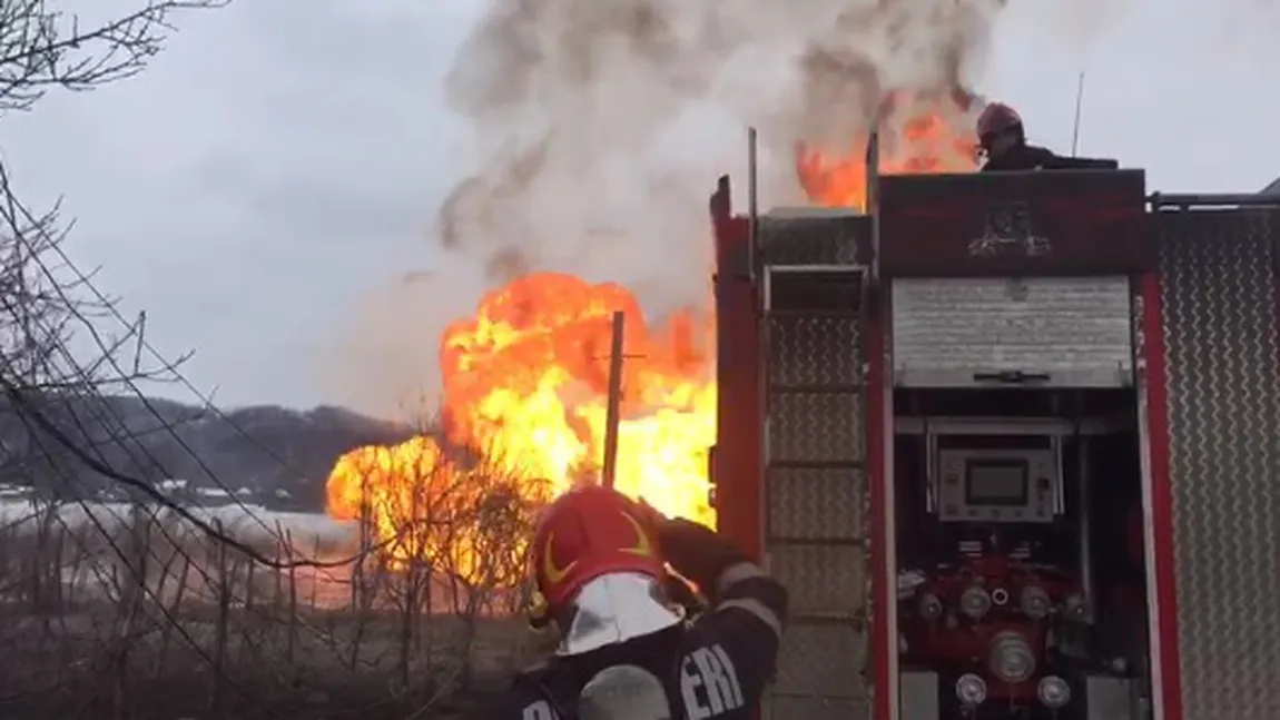 Explozie puternică urmată de incendiu la o conductă de gaze din judeţul Gorj. Cinci persoane au fost rănite