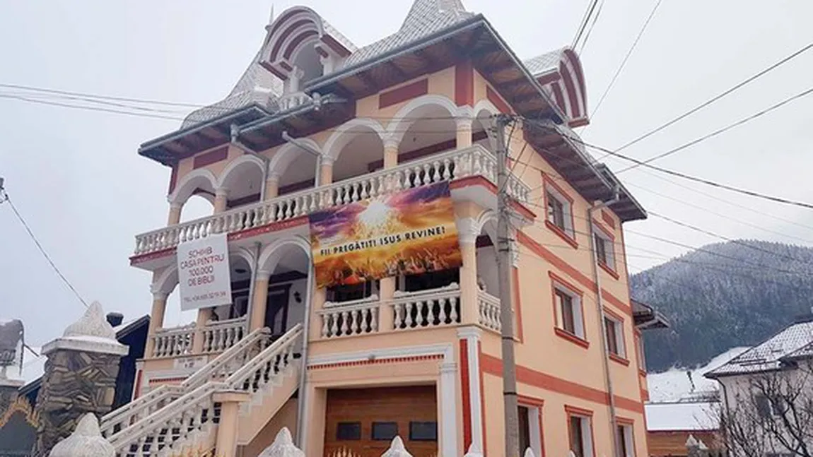 Un român îşi vinde casa, dar nu pe bani. Vrea 100.000 de biblii