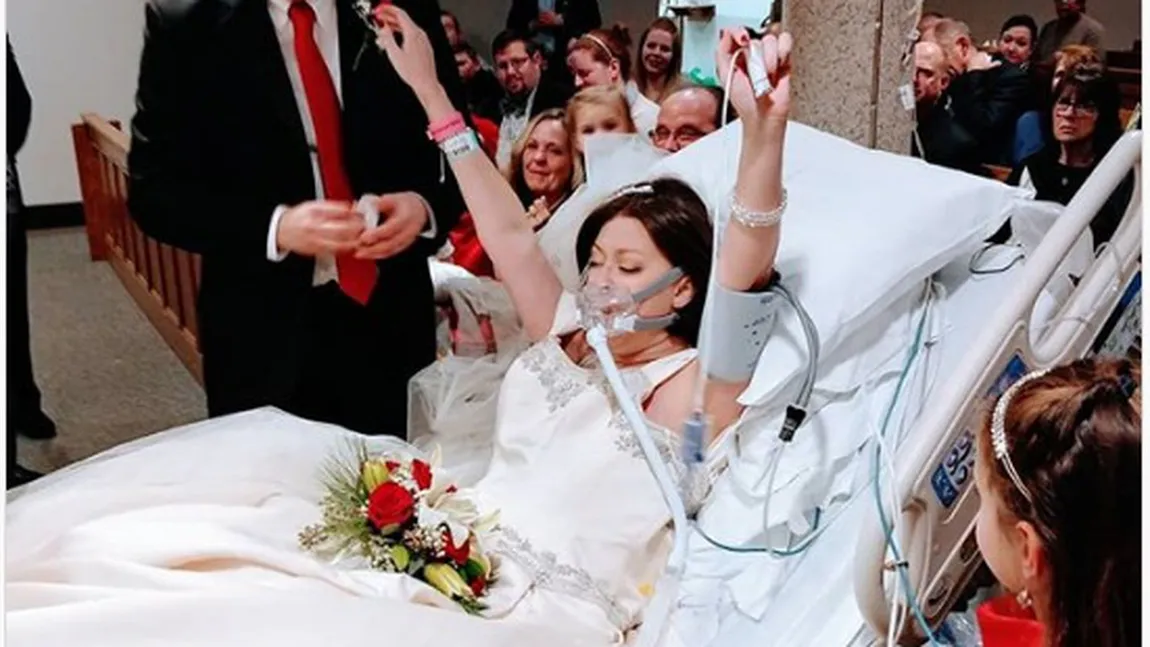 Şi-a îndeplinit ultima dorinţă. O femeie s-a căsătorit pe patul de spital şi a murit la doar câteva ore FOTO