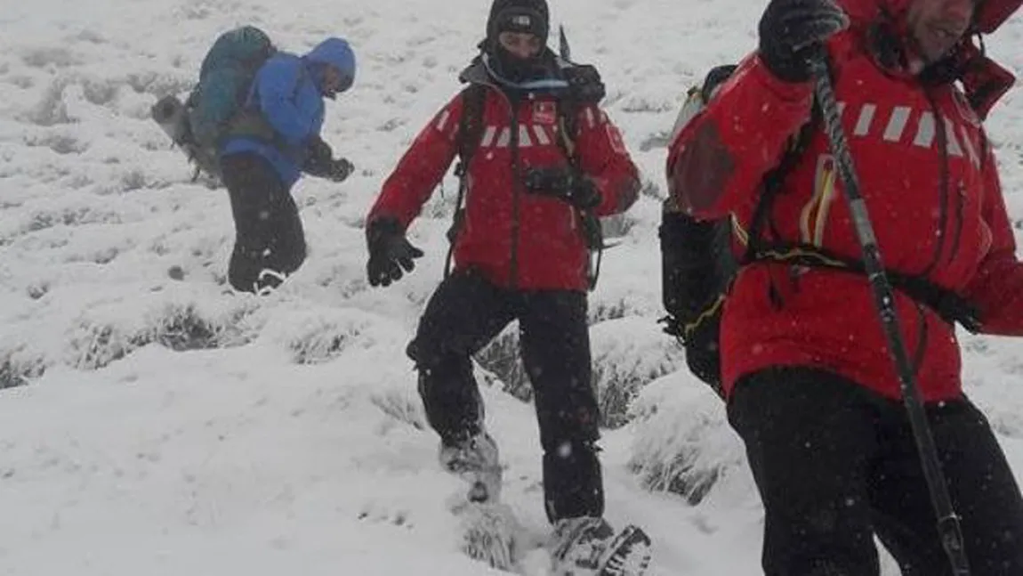 Turistul străin rătăcit pe munte a fost găsit şi va rămâne peste noapte la o staţie meteo