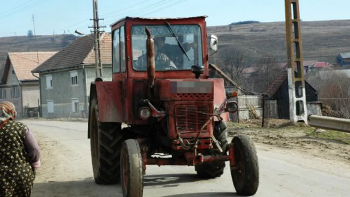 Fetiţă de 3 ani, strivită de tractorul condus de unchiul ei