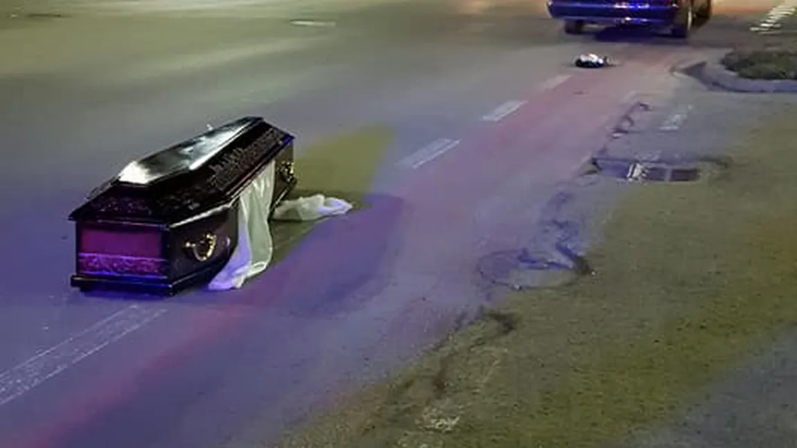 Mort pierdut în intersecţie, scene tragi-comice în trafic VIDEO