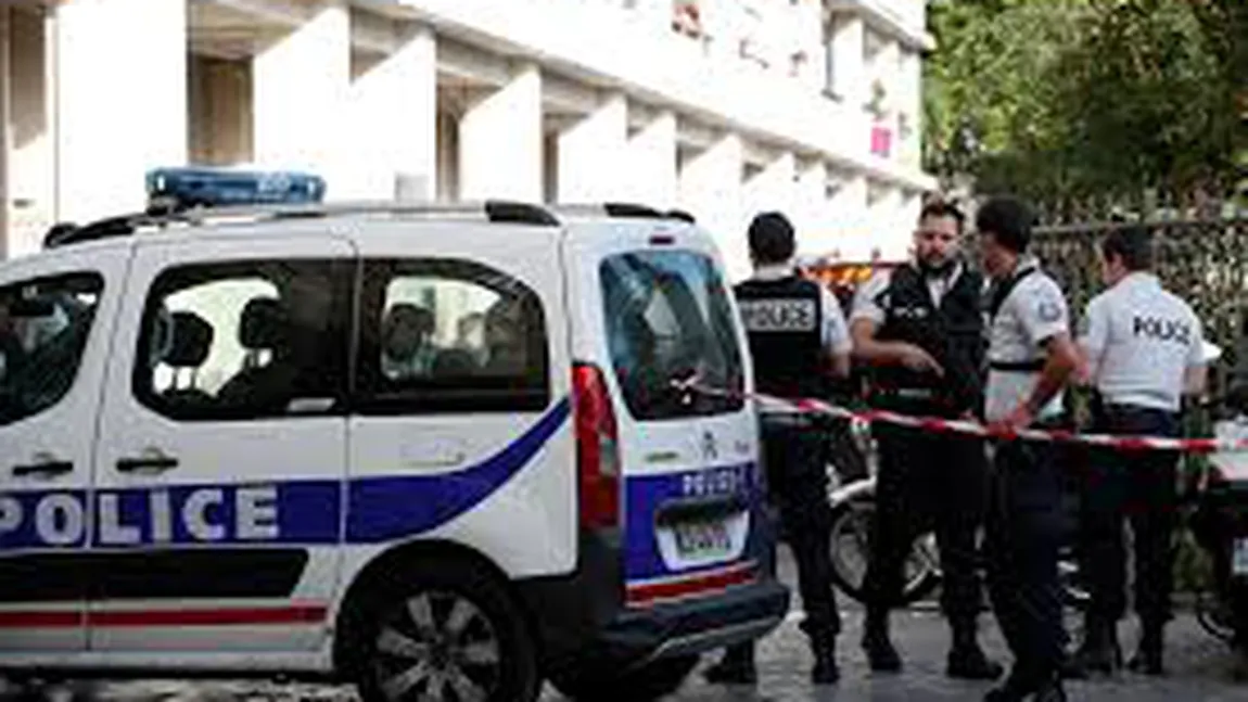 Canibalism în Paris: Trei suspecţi au sfâşiat urechea şi buzele unui bărbat şi le-au MÂNCAT