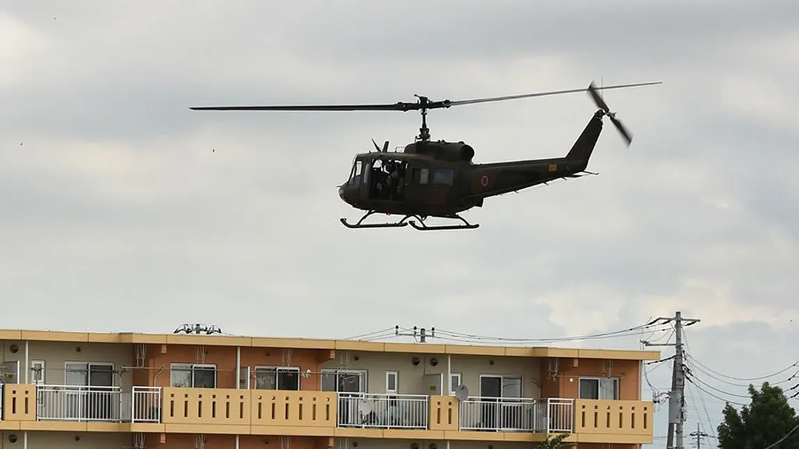 Un elicopter militar s-a prăbuşit într-o zonă rezidenţială din sudul Japoniei. Accidentul a avut loc în apropiere unei grădiniţe