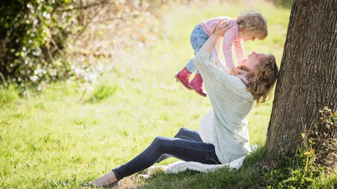 Horoscopul mamelor. Ce fel de mama eşti în funcţie de zodie