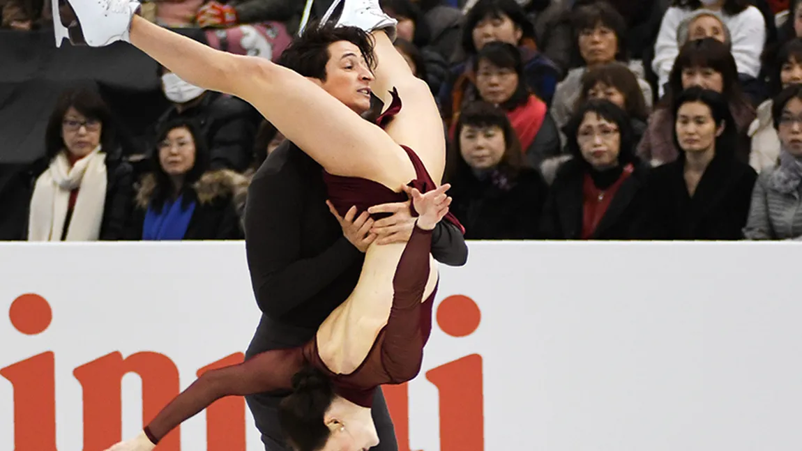 JO DE IARNĂ. Doi canadieni îşi schimbă programul de patinaj artistic. Un element este prea indecent VIDEO