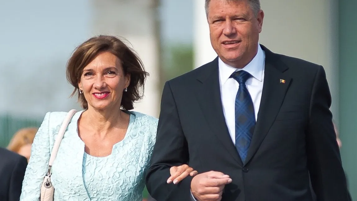 Klaus Iohannis este în vacanţă până la sfârşitul săptămânii. Cuplul prezidenţial a ales ca destinaţie insula Tenerife