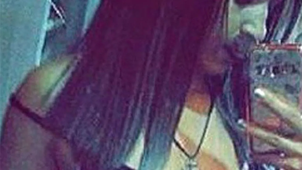 O adolescentă a fost găsită moartă, cu 
