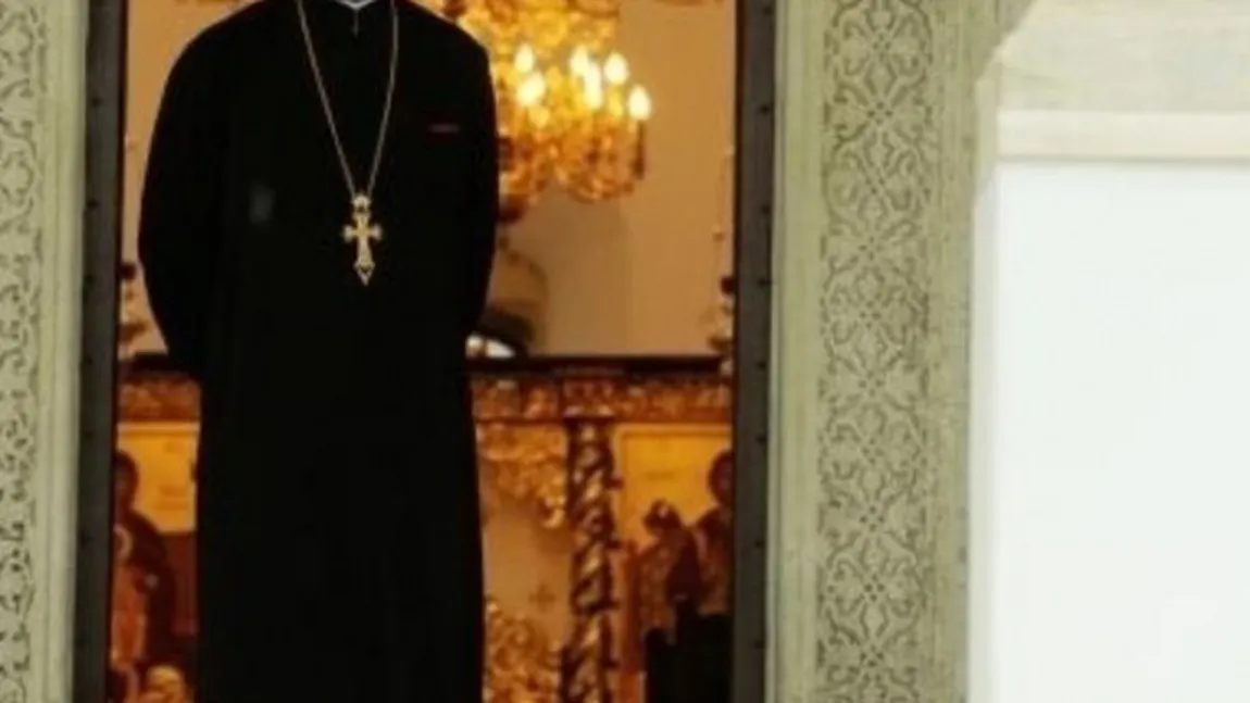Caz revoltător în Botoşani. Oamenii au ajuns să plătească taxele bisericeşti în rate pentru a le fi pomeniţi morţii
