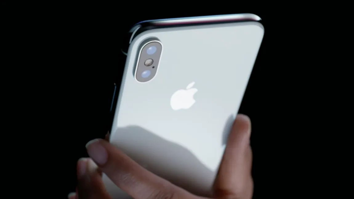 iPhone, VÂNZĂRI URIAŞE. Apple a făcut un PROFIT RECORD în trei luni