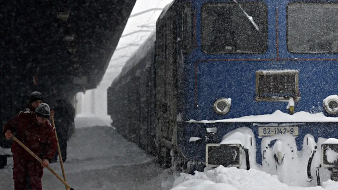 CFR Călători a anulat marţi zeci de trenuri din cauza vremii nefavorabile UPDATE