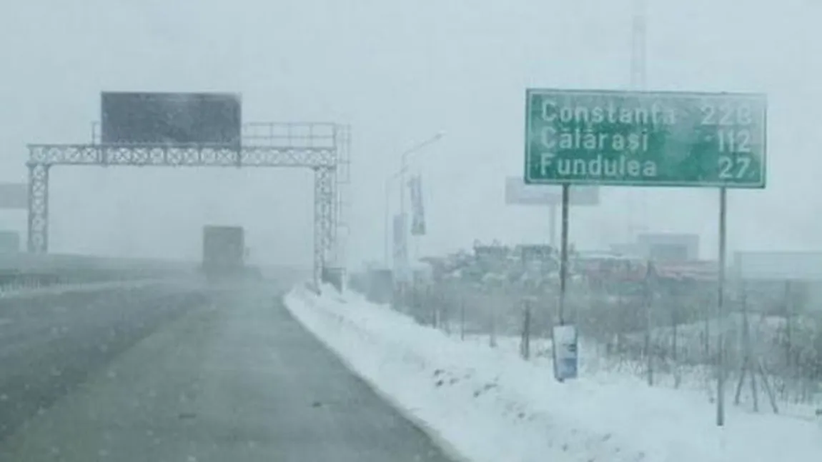 Încă un val de zăpadă loveşte sudul ţării! Trafic în condiţii de ninsoare şi viscol pe Autostrada A2