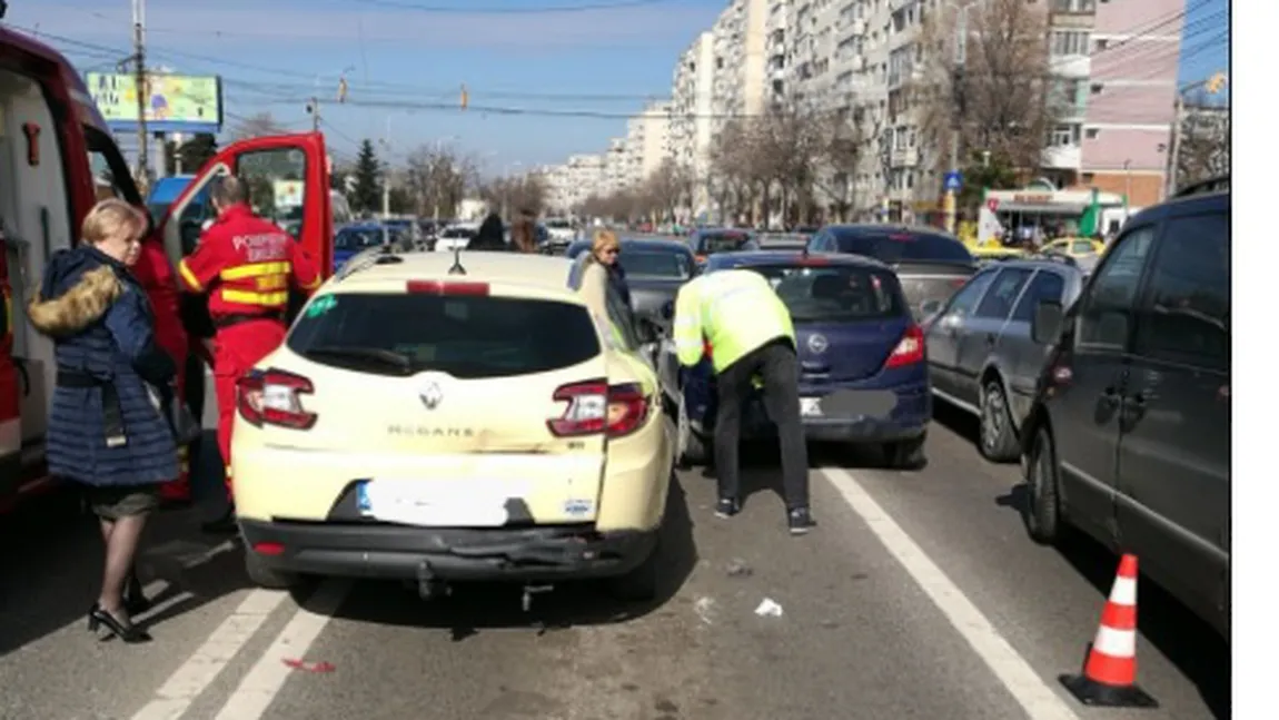 Accident cu mai multe mașini în Constanţa: Un copil este RĂNIT