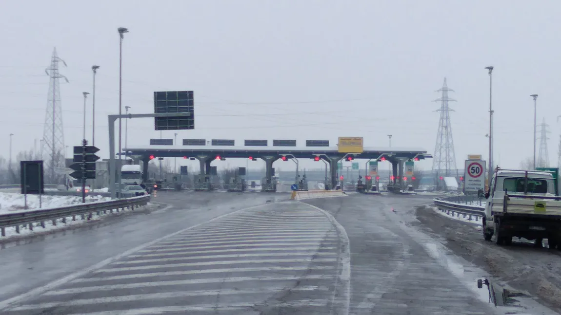 Trei români răniţi după ce un microbuz a lovit un camion pe o autostradă din Italia