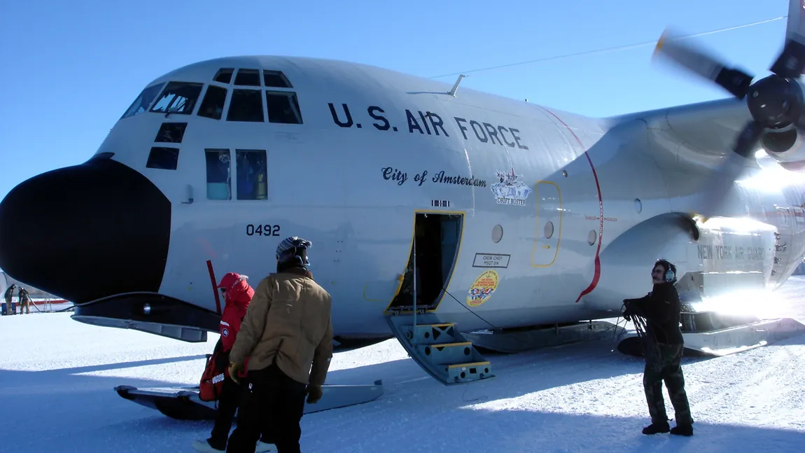 Rusia a trimis pentru prima dată după Războiul Rece avioane militare la Polul Nord. Americanii fac exerciţii în zonă