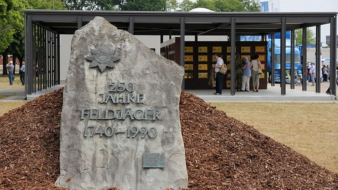 Tradiţii militare tulburi, resuscitate după schimbarea numelui unei cazărmi din Hanovra