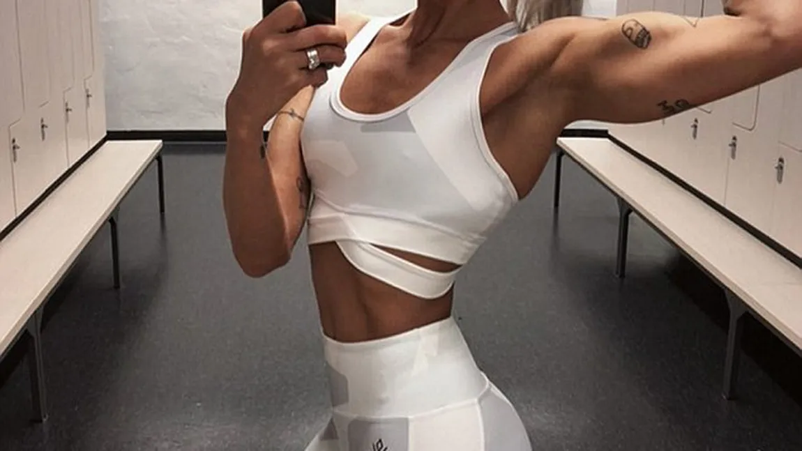 Un top-model suedez a înnebunit internetul. Cum arată femeia cu picioare de un metru şi mamă a doi copii FOTO