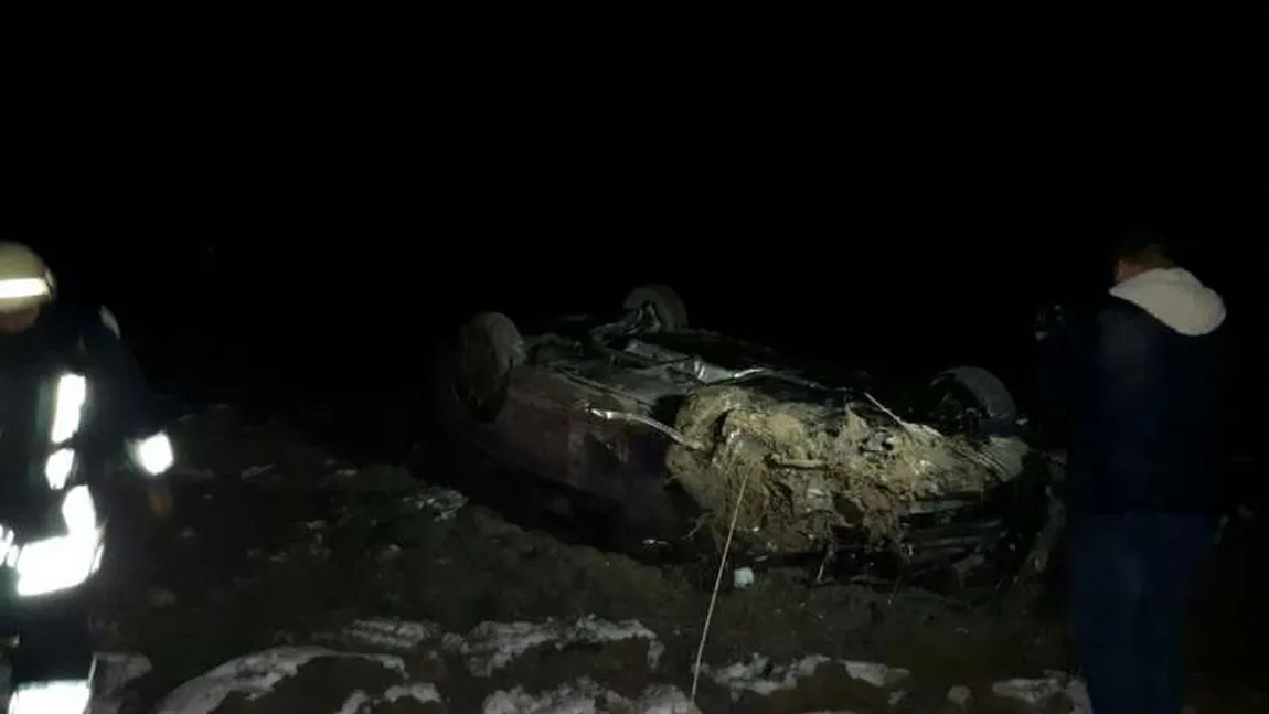 Accident cu zece răniţi în Timiş, trei dintre victime sunt copii. În coliziune au fost implicate trei autoturisme