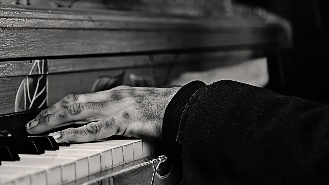 A murit cel mai faimos pianist cerşetor. Avea doar 46 de ani, iar muzica lui a impresionat milioane de oameni VIDEO