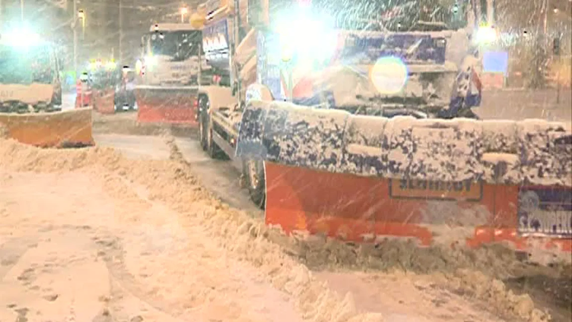 157 de utilaje şi peste 1.000 de tone de material antiderapant pe drumurile naţionale din Iaşi