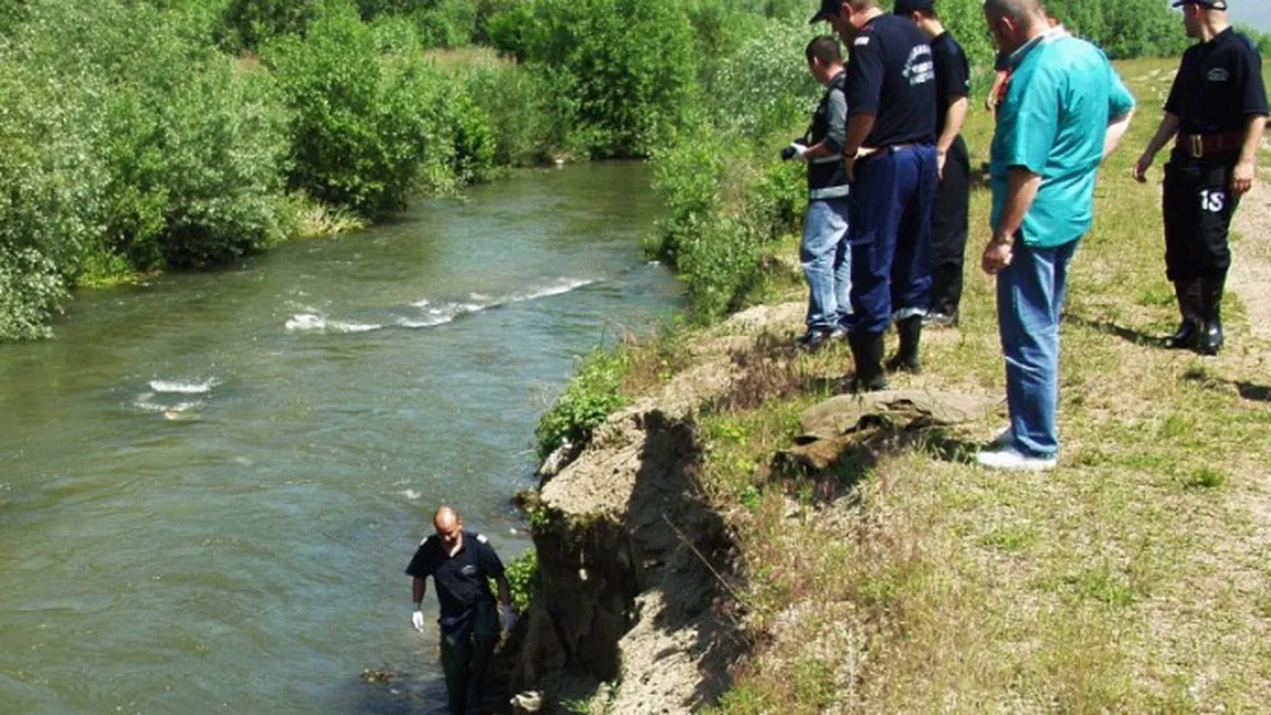 Cadavrul unui bărbat, găsit în râul Ialomiţa