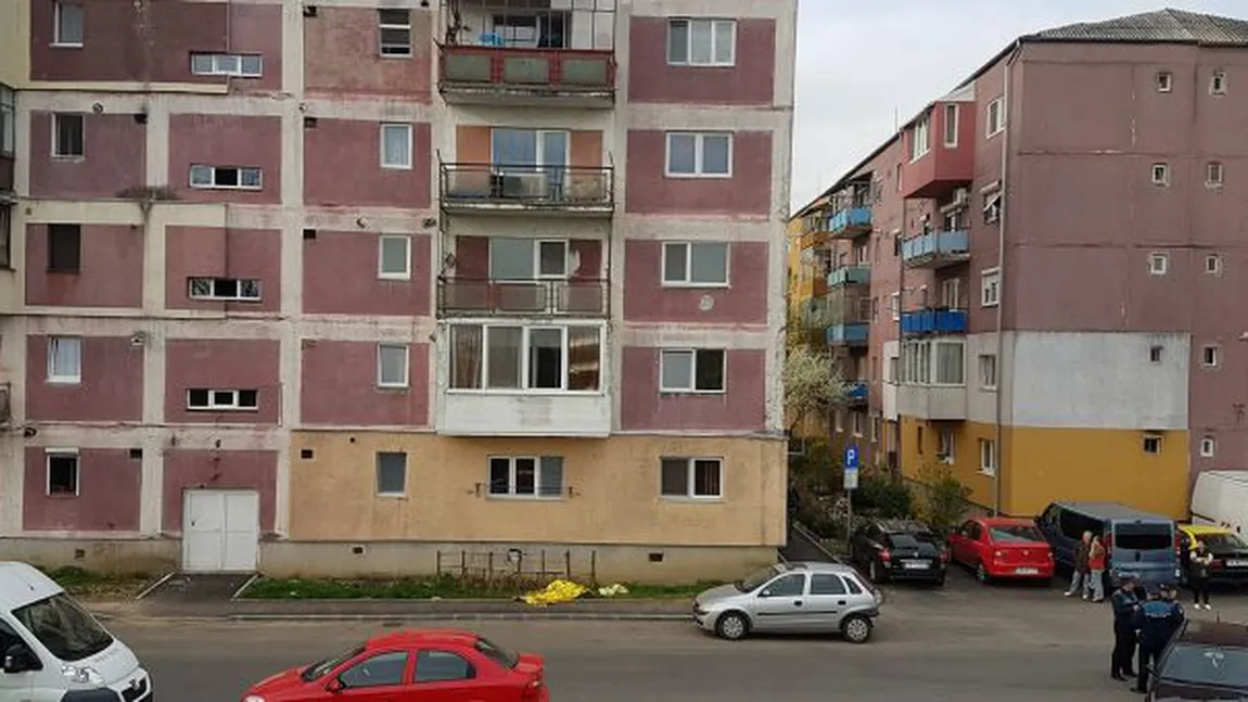 Adolescentă decedată după ce a căzut de la etajul patru al blocului în care locuia