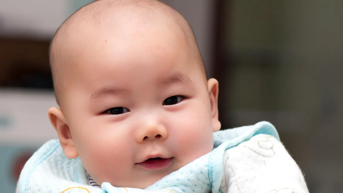 Un bebeluş s-a născut la patru ani după moartea părinţilor lui