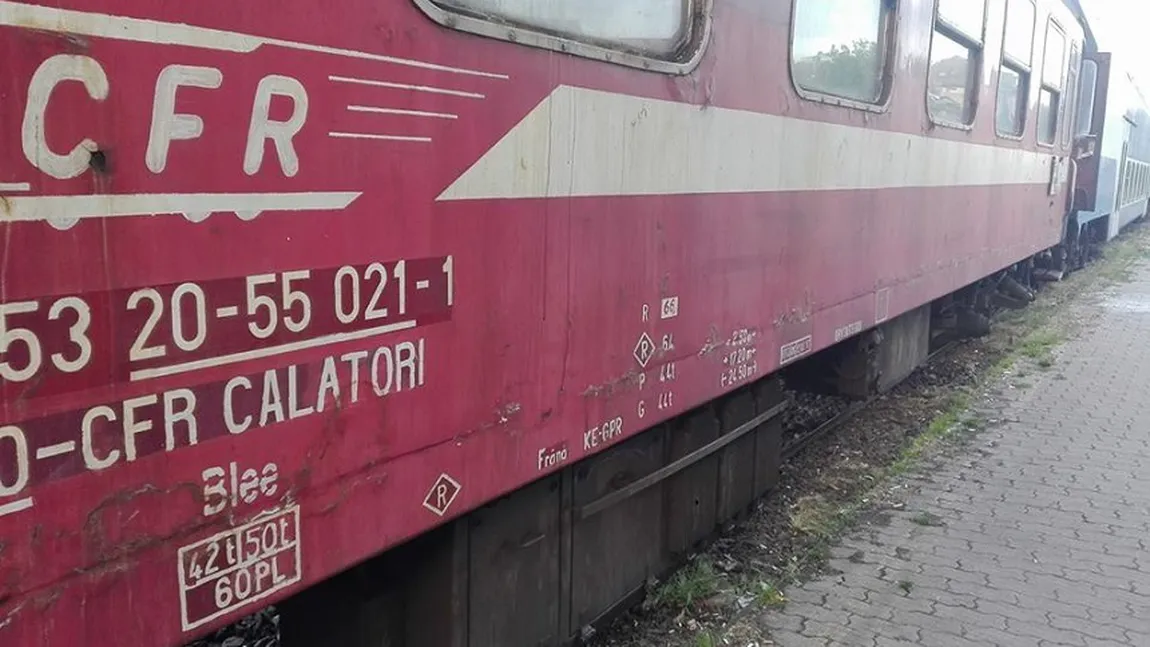 Accident feroviar în Timiş. Un tren cu aproximativ o sută de călători a lovit o maşină