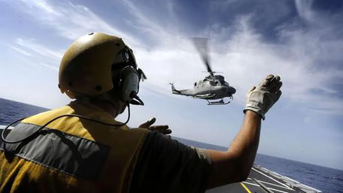 Accidente aviatice cu victime. Un avion militar s-a prăbuşit în munţi, un elicopter a căzut în Marea Mediterană