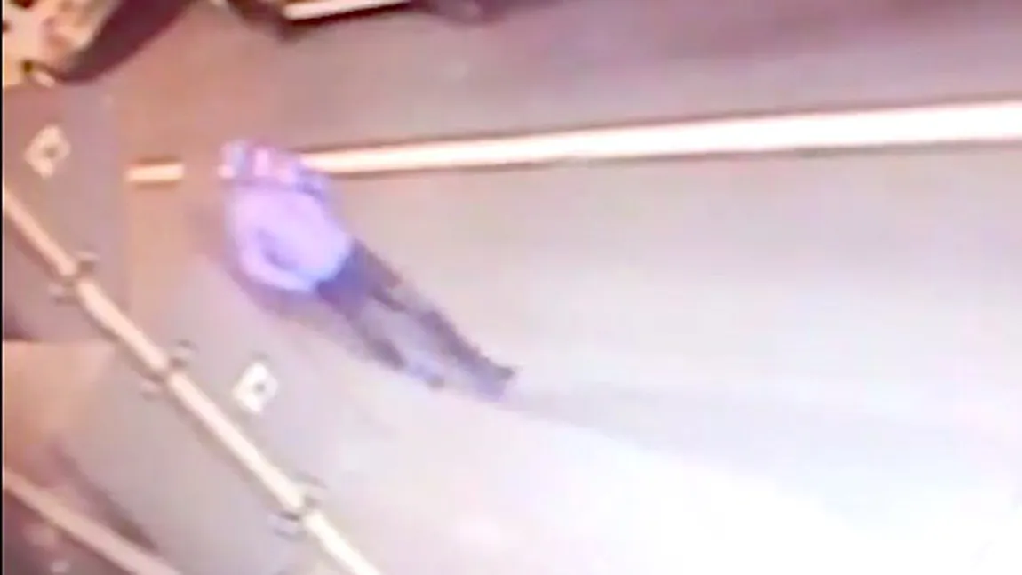 Alertă în Sibiu. Poliţia caută mai mulţi tineri care au spart maşini şi au furat diverse bunuri