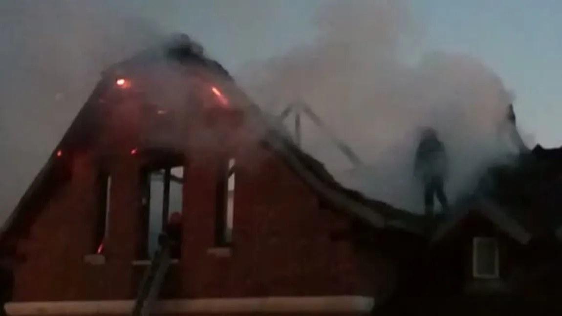 Incendiu la Facultatea de Mecanică din Craiova VIDEO