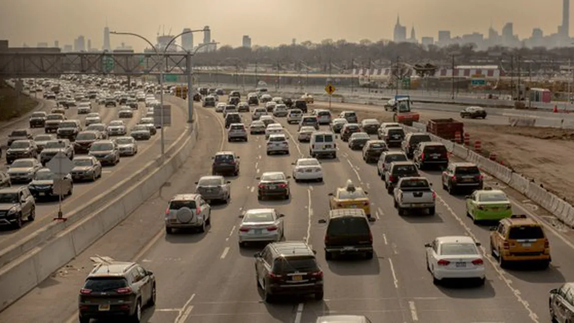 Constructorii de maşini au câştigat bătălia cu protecţia mediului, în SUA. Standardele de emisii ale lui Obama, declarate prea ridicate