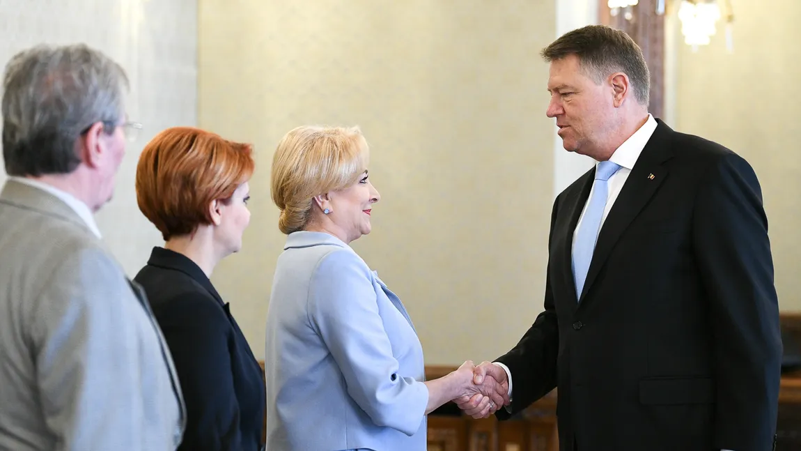 Klaus Iohannis: Retrag încrederea dnei Dăncilă. Solicit demisia dnei Dăncilă din funcţia de prim ministru VIDEO