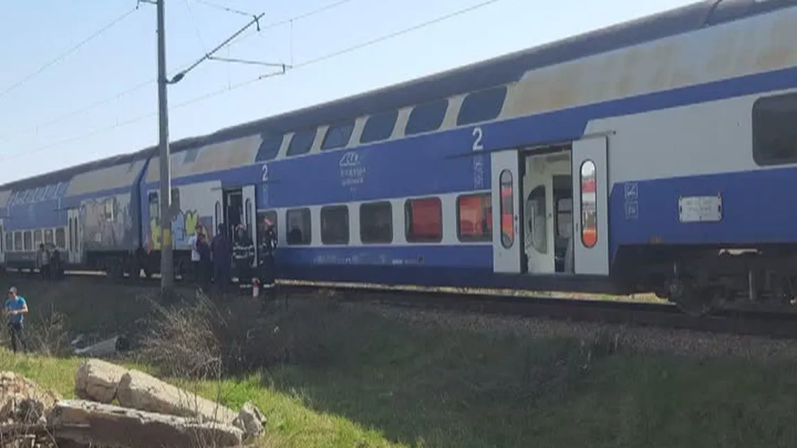 Incendiu în tren. Mai mulţi călători au fost evacuaţi