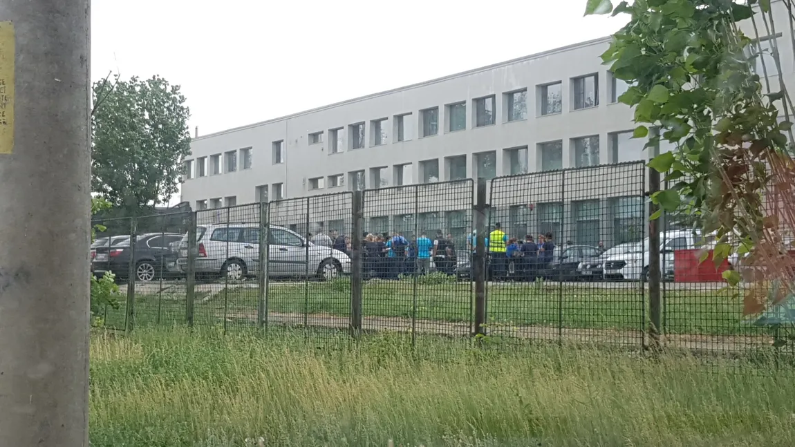 Incendiu în interiorul unei hale de producţie din Buzău. Peste 25 de persoane au fost evacuate