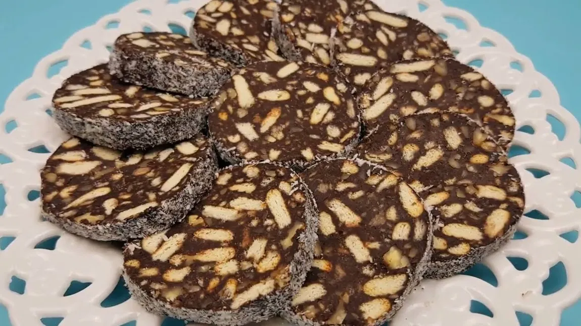DESERTUL ZILEI: Salam de biscuiţi cu nucă şi rahat