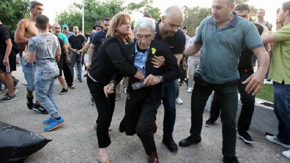 Primarul oraşului Salonic a fost bătut de un grup de naţionalişti