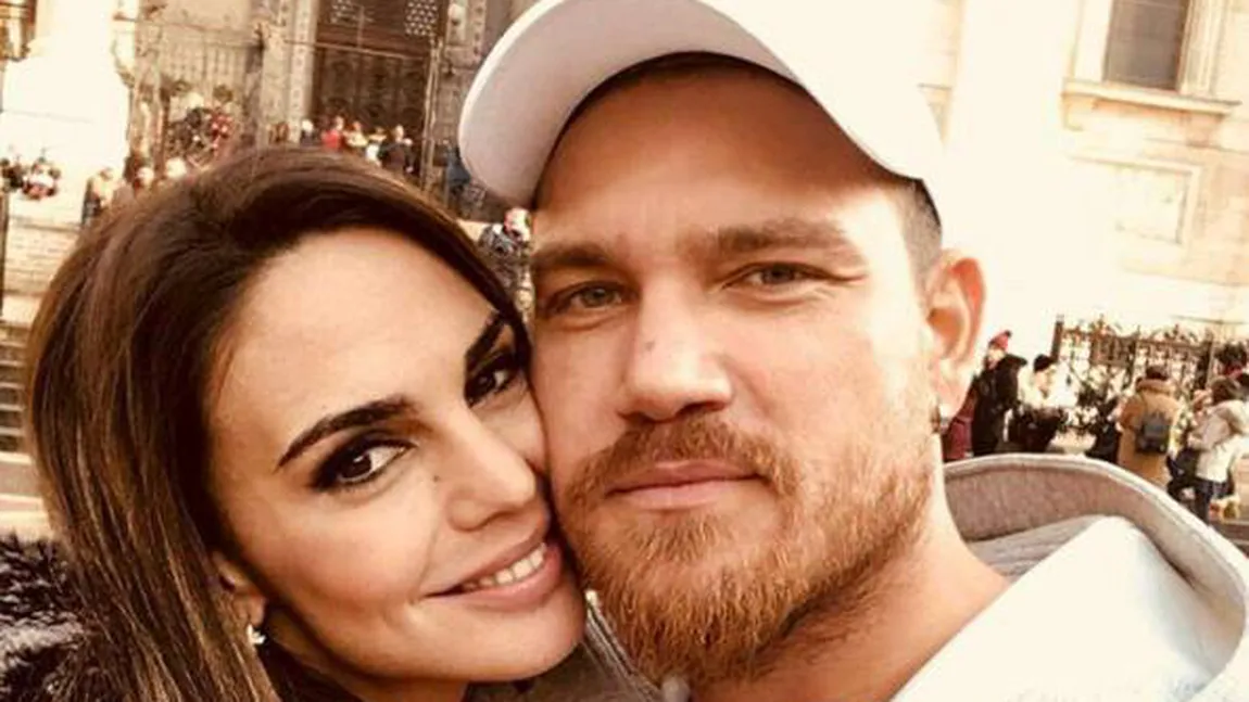 Cântăreţ român cunoscut, relaţie cu o prezentatoare TV, actriţă şi fostă Miss Barcelona