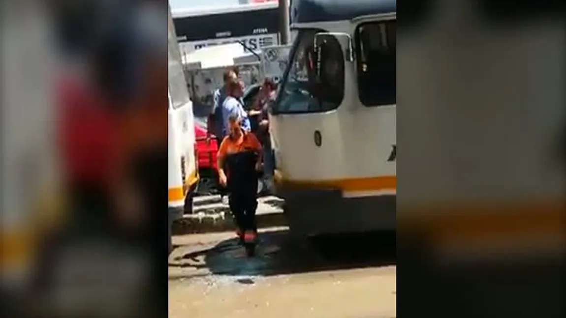 Două tramvaie s-au ciocnit în Capitală. Patru persoane au fost rănite