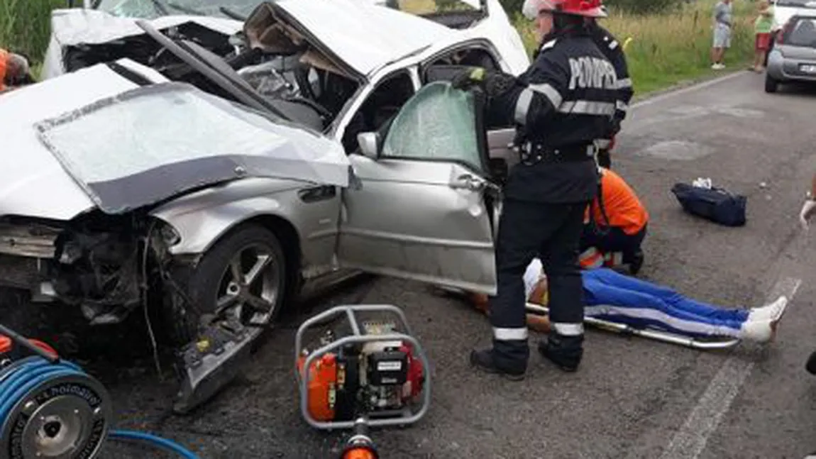 Accident grav în Arad. O persoană a murit, iar alte cinci au fost rănite