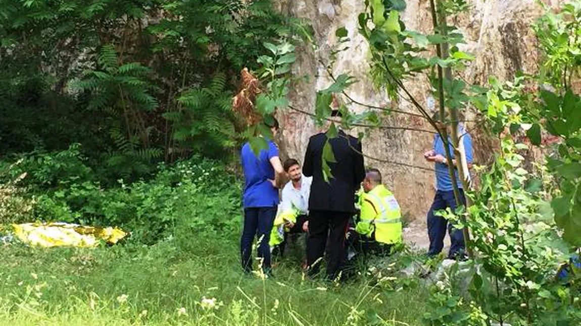 Tânăr de 19 ani găsit mort la poalele unui perete de stâncă