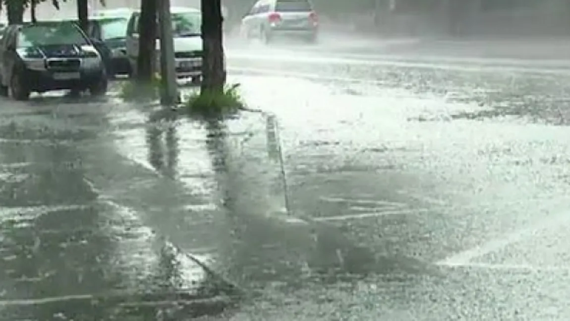 COD GALBEN de ploi torenţiale, grindină şi vânt. Vezi zonele vizate de avertizări meteo