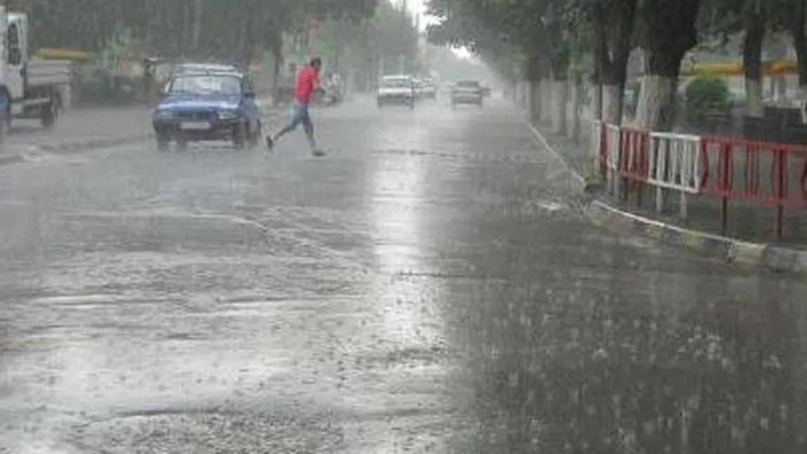 Alerte meteo de ploi însemnate cantitativ şi vijelii